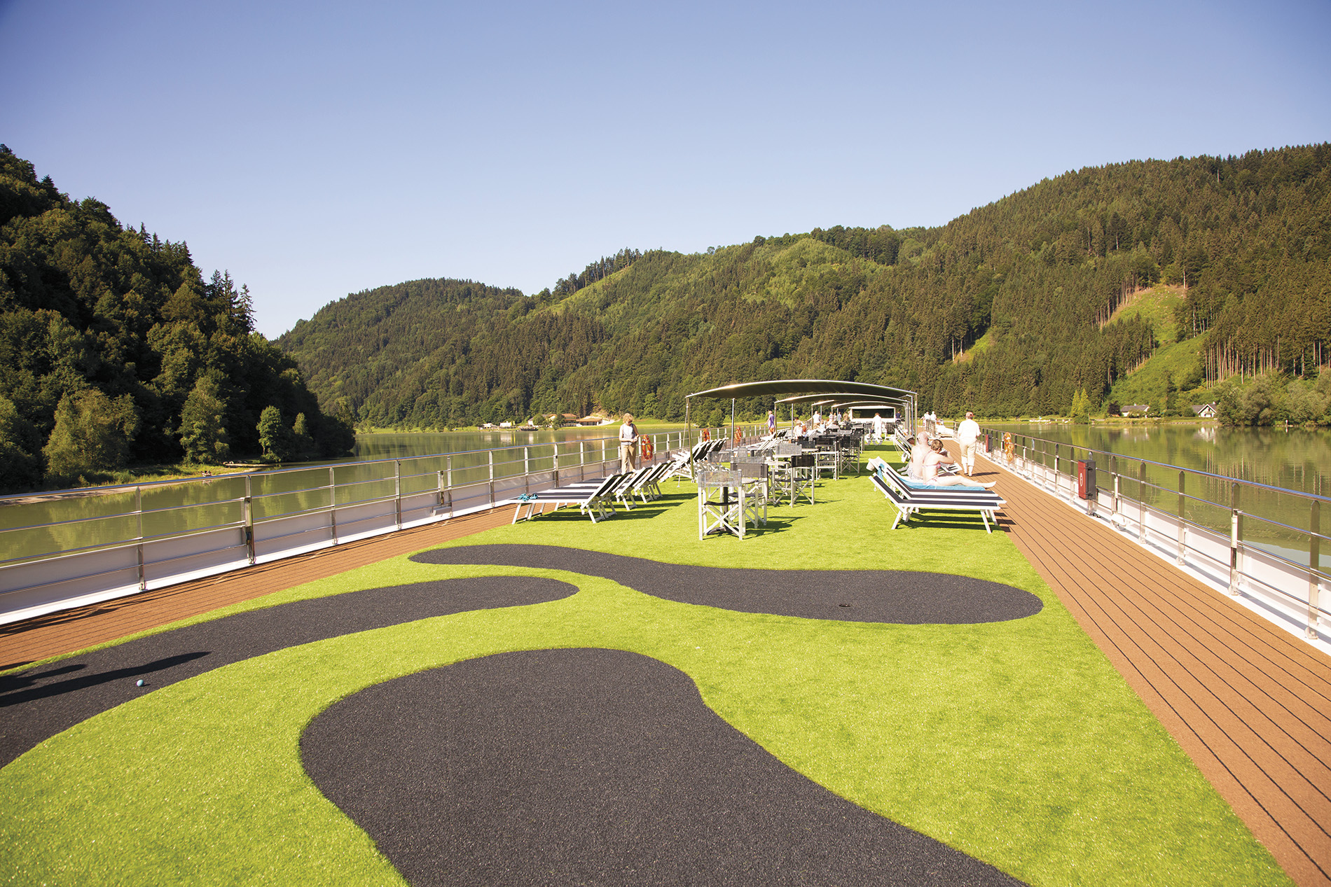 Emerald Sky - Games Area and Golf Putting Green 